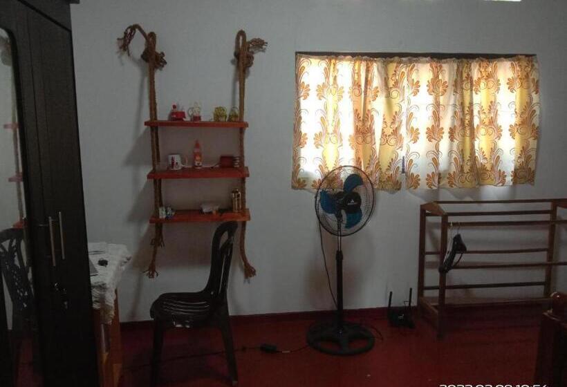 Pensão Unawatuna White Villa