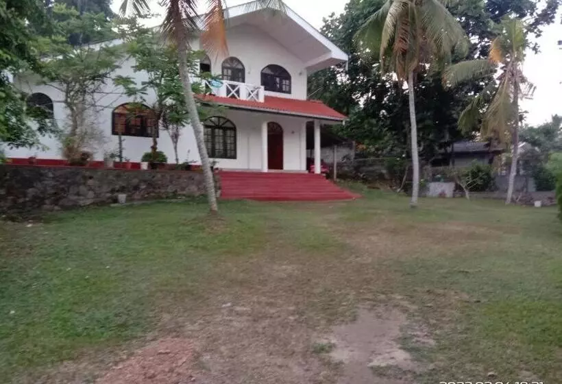 پانسیون Unawatuna White Villa