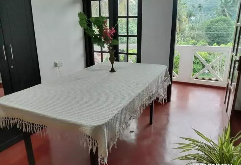 پانسیون Unawatuna White Villa
