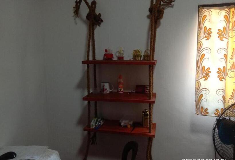 Pensão Unawatuna White Villa