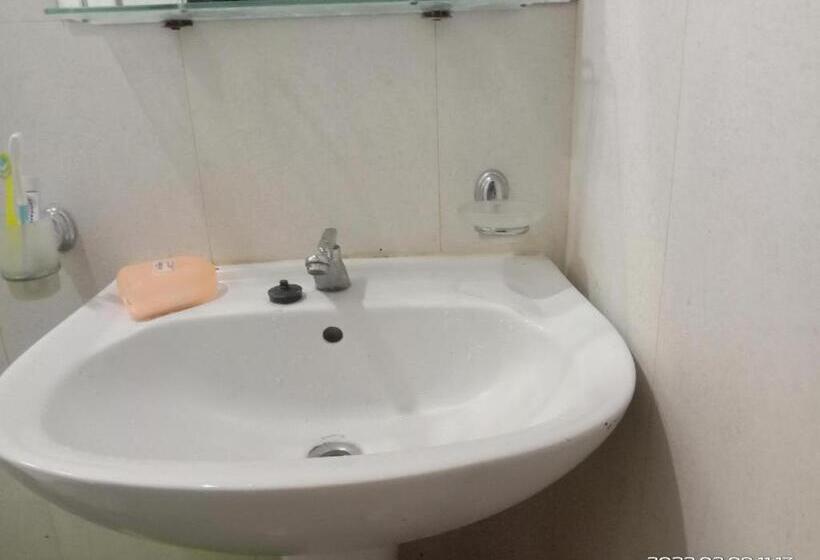 Pensão Unawatuna White Villa