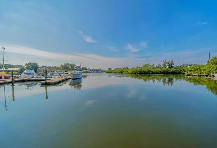 Allnew, Private, Huge Tv, Heated Pool, Tiki Bar