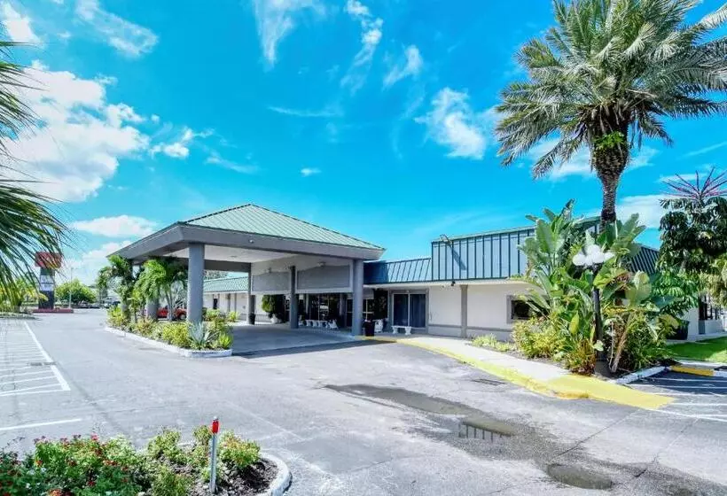 Allnew, Private, Huge Tv, Heated Pool, Tiki Bar