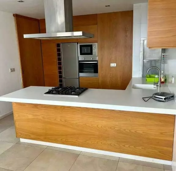 تختخواب و صبحانه Kriol Guest House