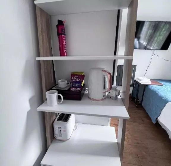 ベッドアンドブレックファースト N 25