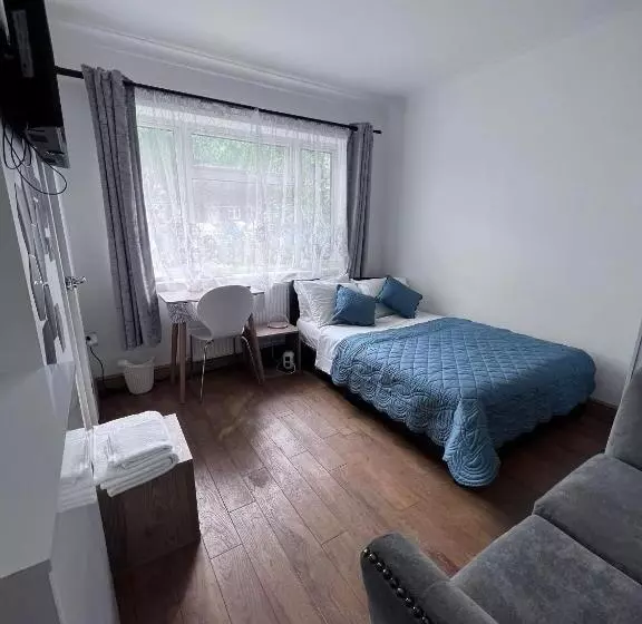 ベッドアンドブレックファースト N 25