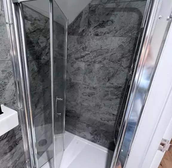 ベッドアンドブレックファースト N 25