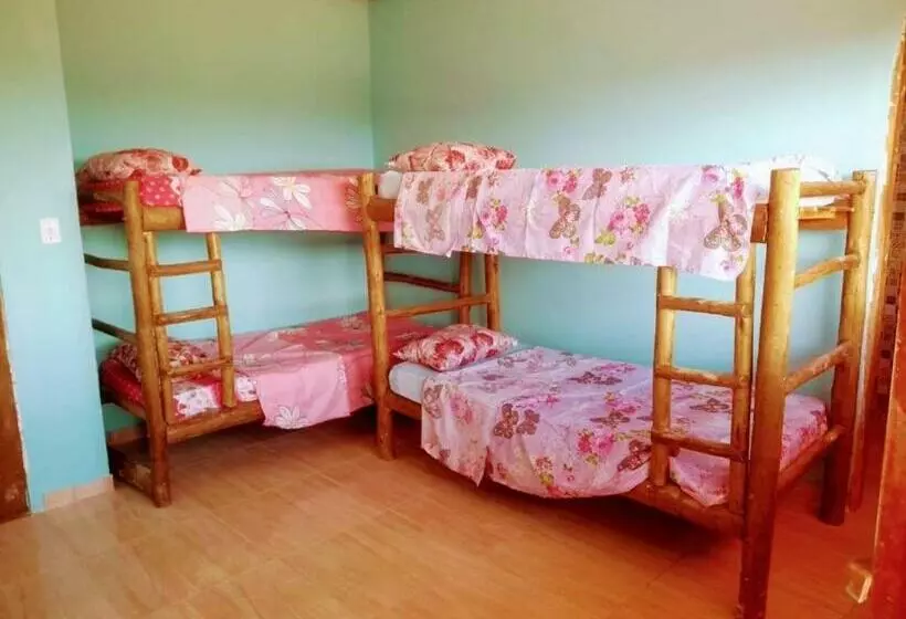Covil Das Trilhas Hostel