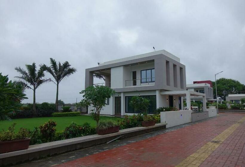 בית מלון כפרי Chandan Van Club & Resort