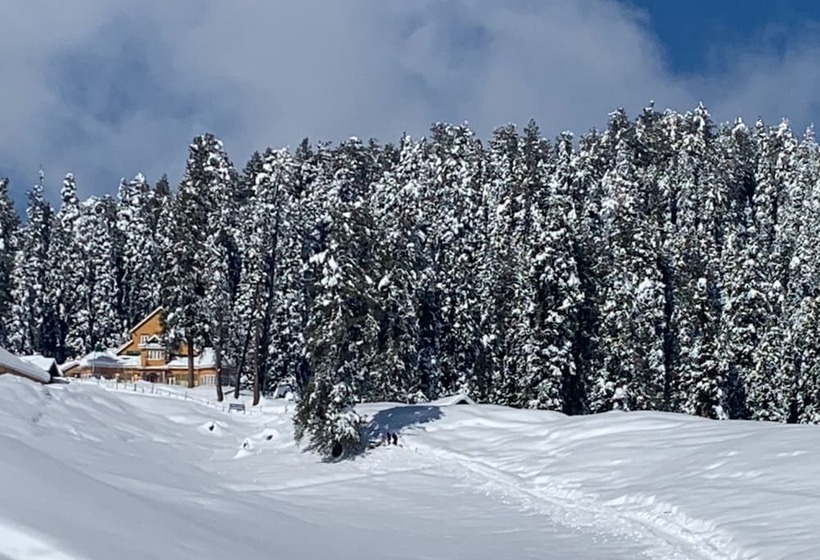 Hotel Gulmarg Ski Hill Resort