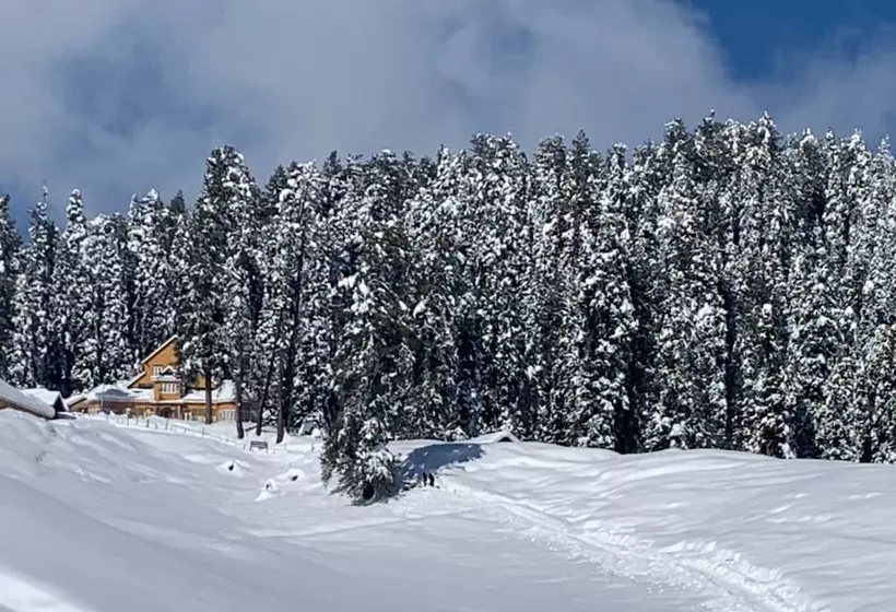 Hotelli Gulmarg Ski Hill Resort