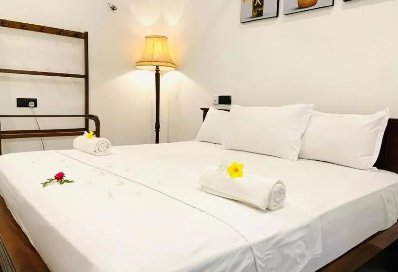 Kavin Beach Hotel Hikkaduwa