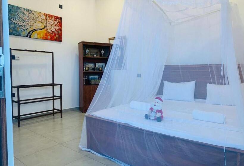 Kavin Beach Hotel Hikkaduwa