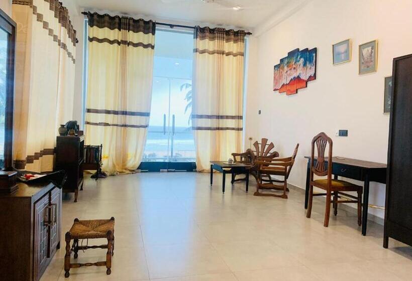 Kavin Beach Hotel Hikkaduwa