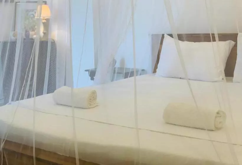 Kavin Beach Hotel Hikkaduwa