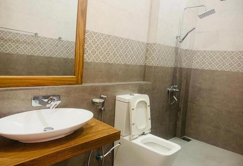 Kavin Beach Hotel Hikkaduwa