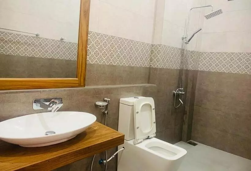 Kavin Beach Hotel Hikkaduwa