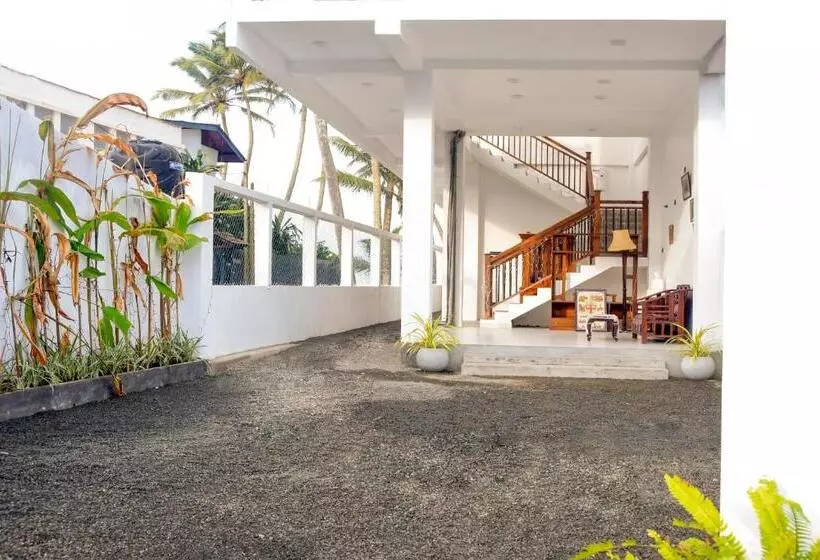 Kavin Beach Hotel Hikkaduwa