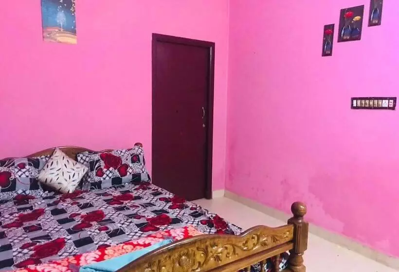 پانسیون Auro Naga Residency