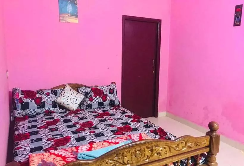 پانسیون Auro Naga Residency