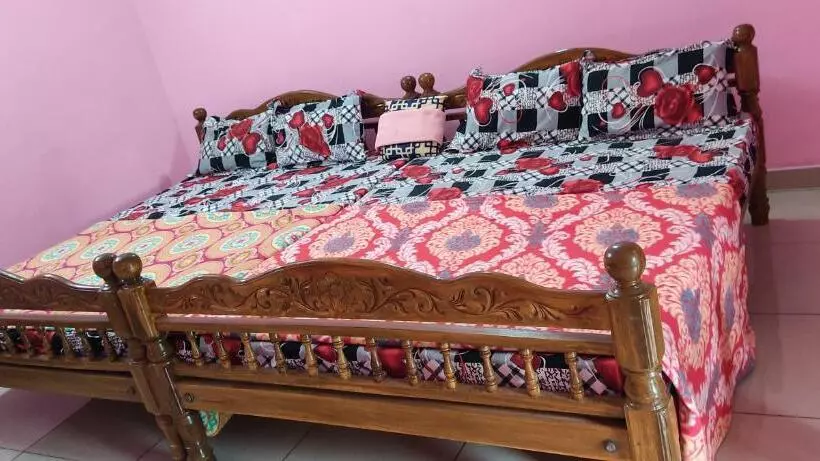 پانسیون Auro Naga Residency
