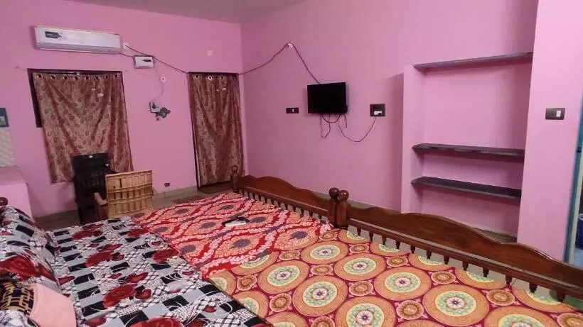 پانسیون Auro Naga Residency