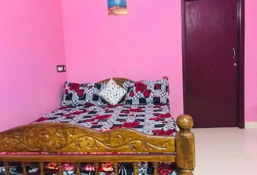 پانسیون Auro Naga Residency