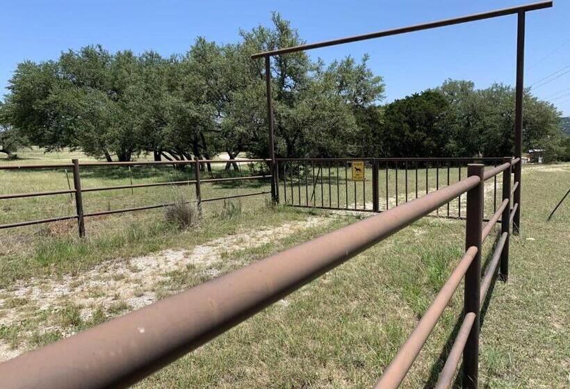 Pensionat Hill Country Hideout