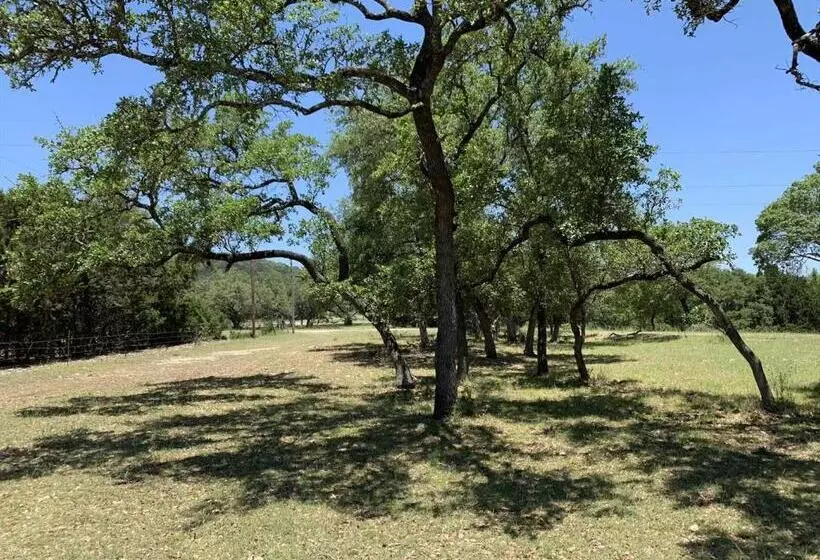 Majatalo Hill Country Hideout