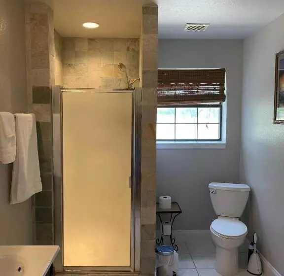 Majatalo Hill Country Hideout