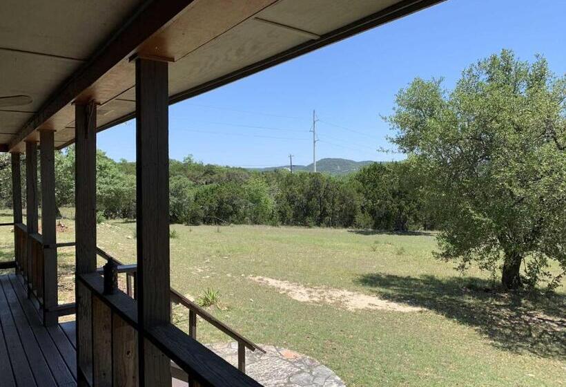 Pensionat Hill Country Hideout