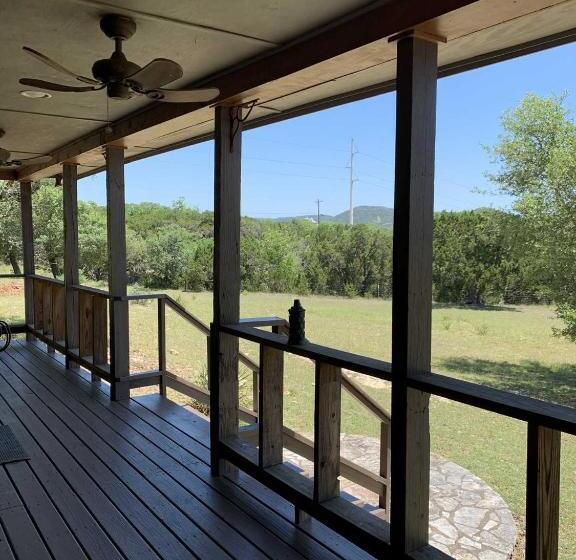 Pensionat Hill Country Hideout