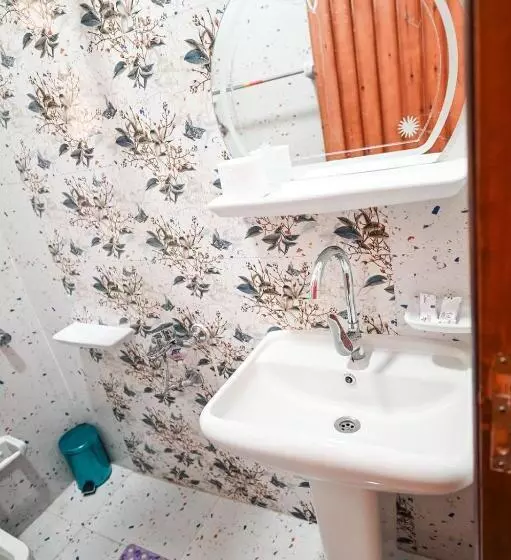 پانسیون Kana Kato