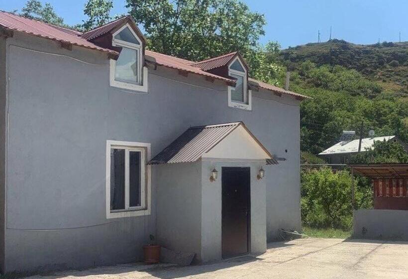 膳宿费 Sargsyans Guest Hause