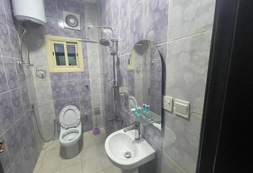 Burj Al Hayat Hotel   Abu Arish