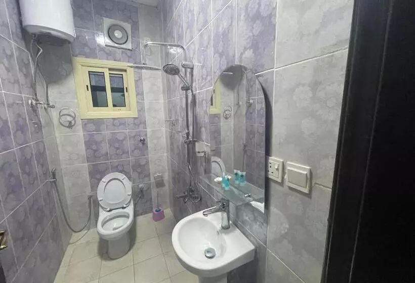 Burj Al Hayat Hotel   Abu Arish