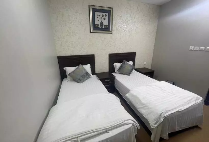 Burj Al Hayat Hotel   Abu Arish