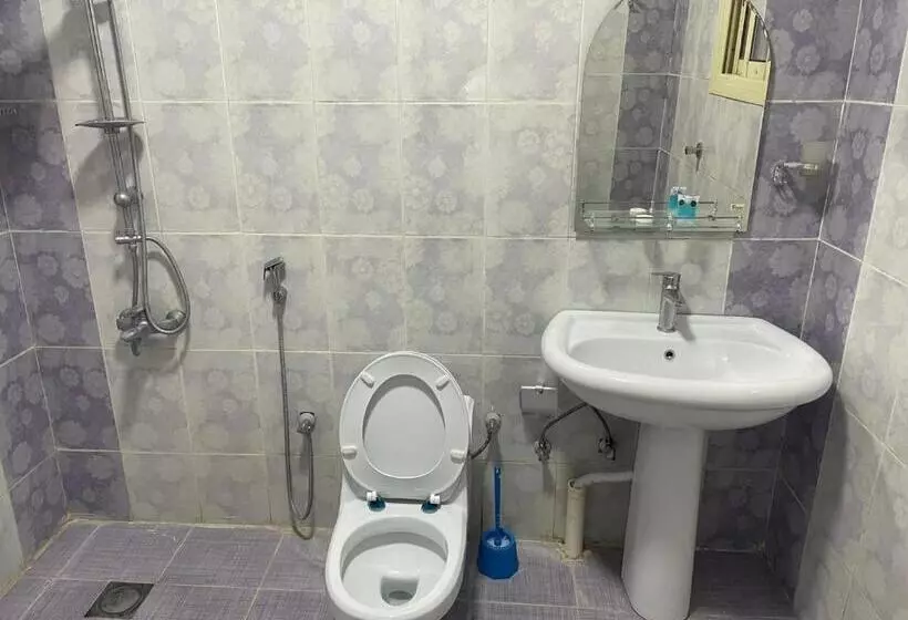 Burj Al Hayat Hotel   Abu Arish