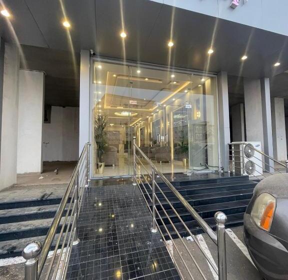 Burj Al Hayat Hotel   Abu Arish