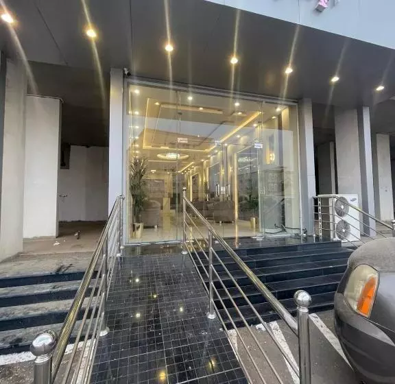 Burj Al Hayat Hotel   Abu Arish