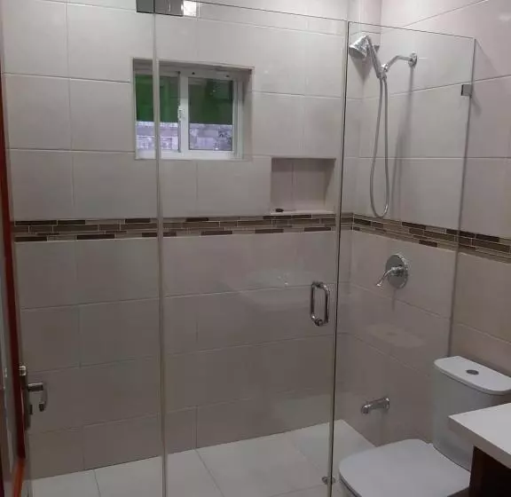 هاستل Pesheres Inn & Spa