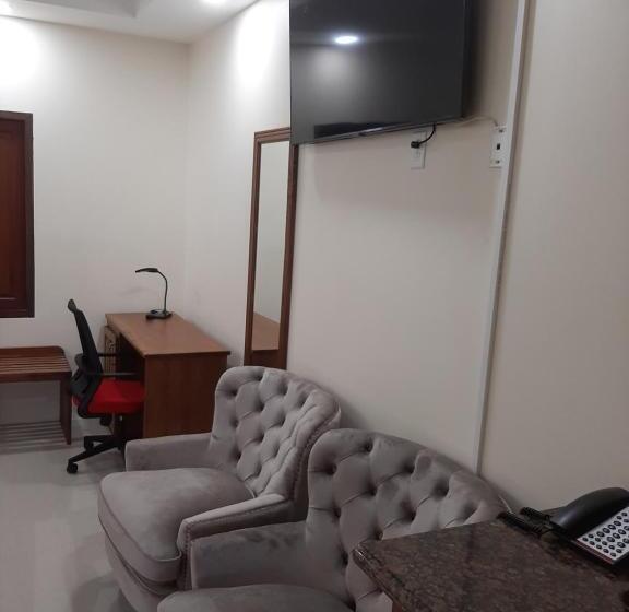 هاستل Pesheres Inn & Spa