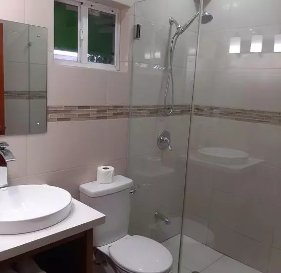 هاستل Pesheres Inn & Spa