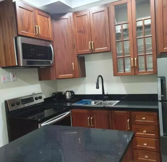 هاستل Pesheres Inn & Spa