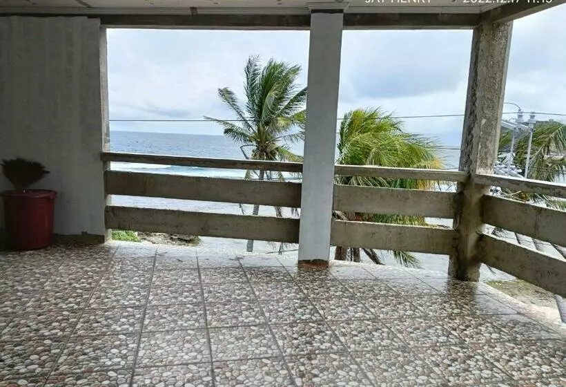 Aamiaismajoitus (B&B) Ocean View Room Jay Henry S Transient House