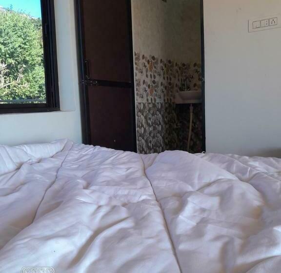 Aamiaismajoitus (B&B) Rudraksh Homestay