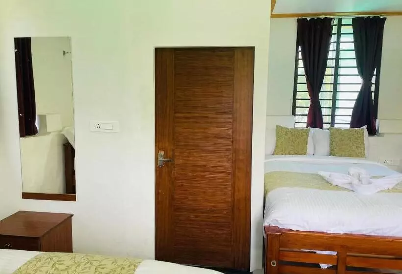 ベッドアンドブレックファースト Thottom Stays Munnar, Forest Bungalow