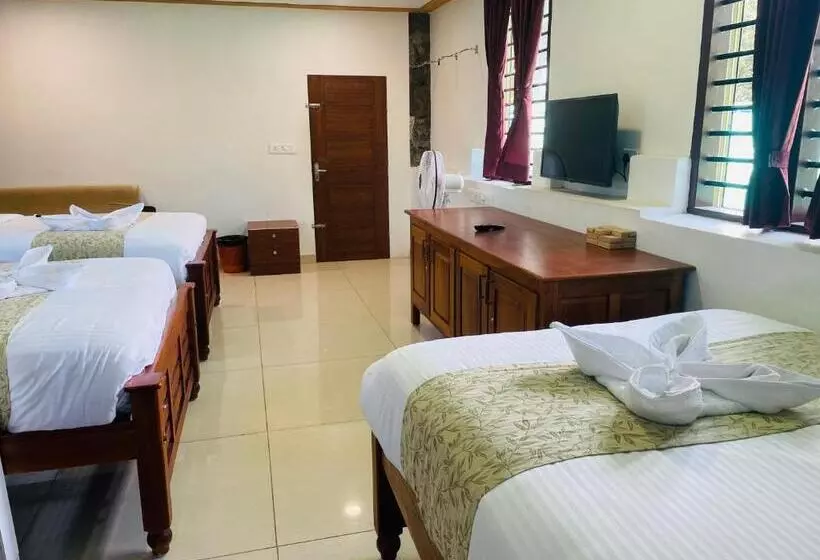 ベッドアンドブレックファースト Thottom Stays Munnar, Forest Bungalow