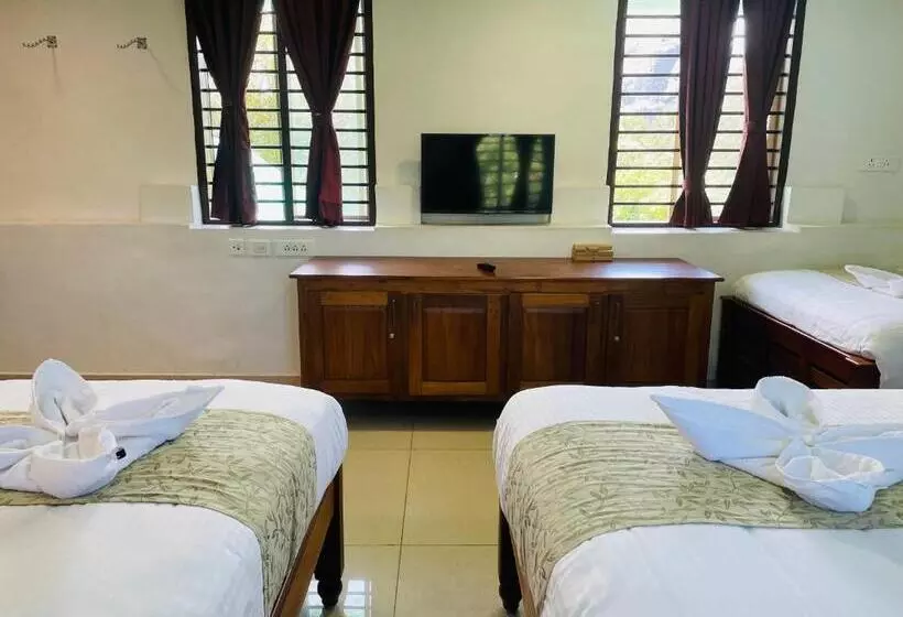 ベッドアンドブレックファースト Thottom Stays Munnar, Forest Bungalow