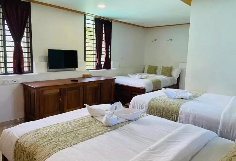 ベッドアンドブレックファースト Thottom Stays Munnar, Forest Bungalow
